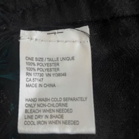 Bohemian drug rug style scarf / wrap - Picture 3 of 3